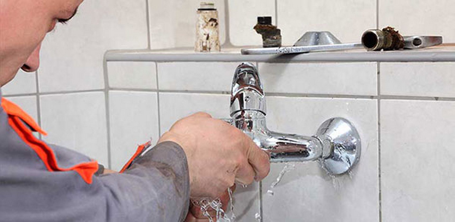Cách sửa vòi hoa sen bị rỉ nước cực đơn giản, hiệu quả tại nhà